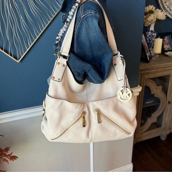 Michael Kors Portland Shoulder Bag - EUC - Picture 1 of 10